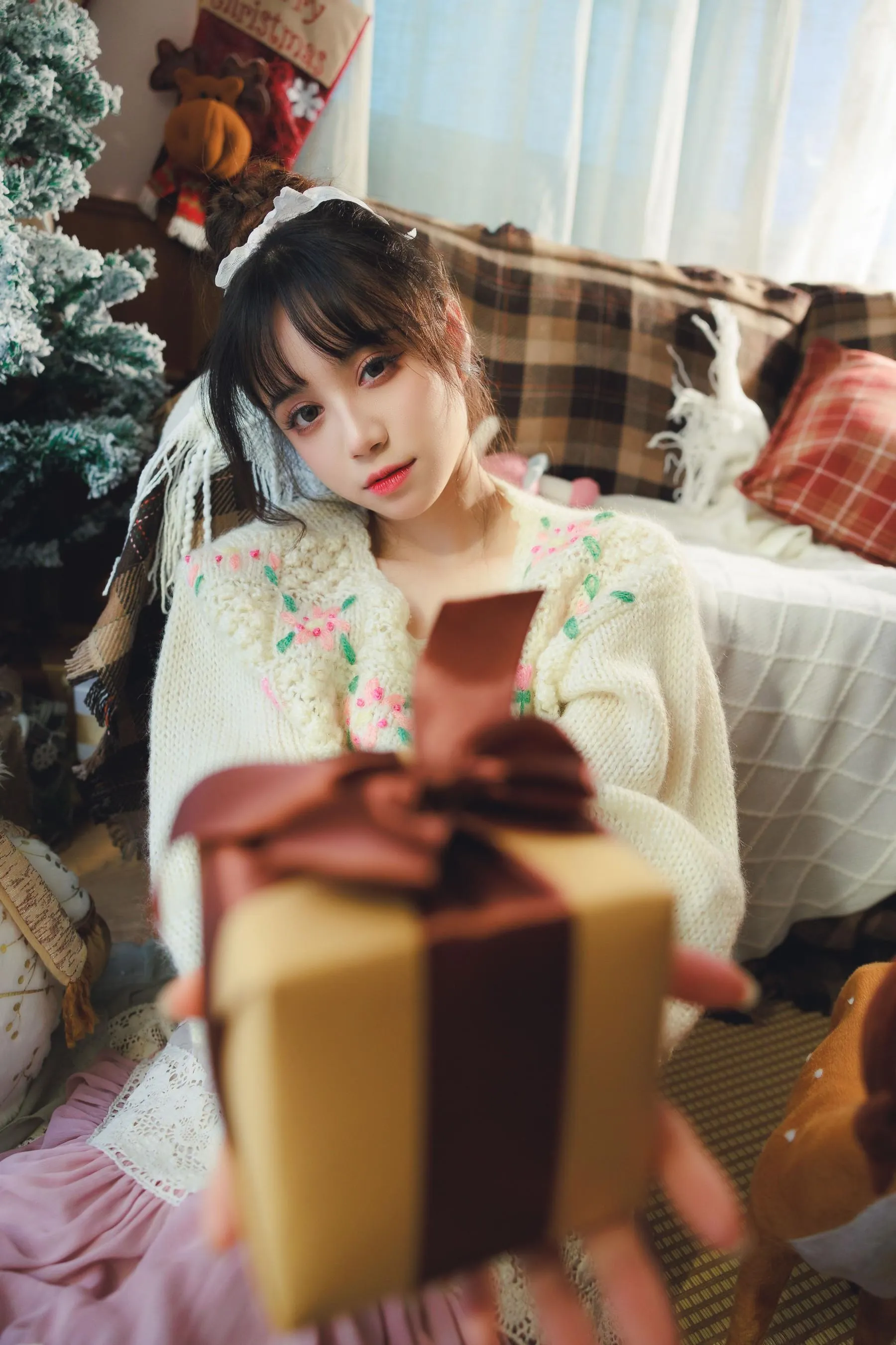 [艺图语] 2022.06.17 少女圣诞季 贰加六 [36P]插图4